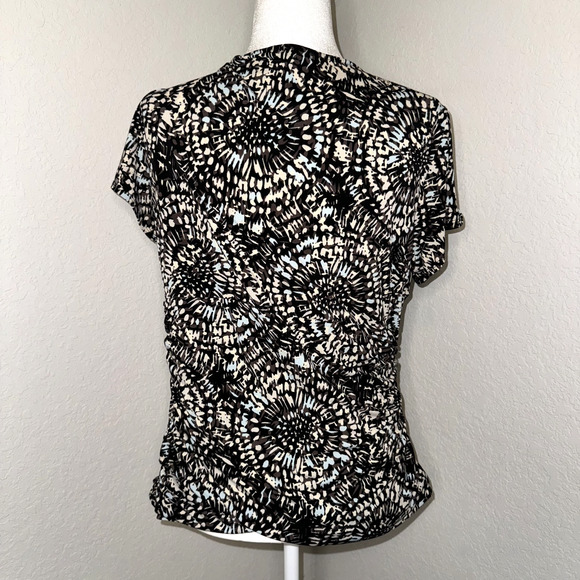Y2K Relativity Tunic Top Women's 1X Black White Swirl Print Short Sleeve V-Neck - Picture 3 of 7